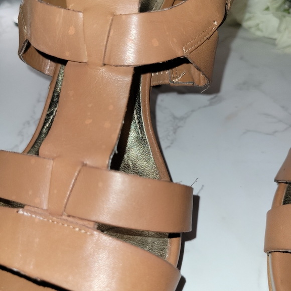 Leather and wood grained heel sandal - Picture 6 of 6